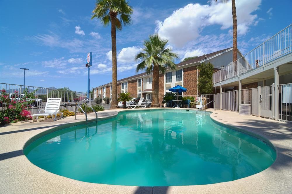 Hotel 6 Tucson, Az - North 2*